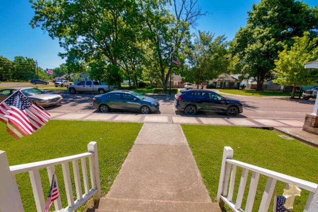 Historic Town Square Bungalow In Heart Of Brighton Atoka Εξωτερικό φωτογραφία
